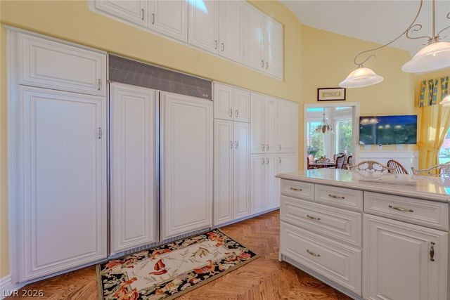 8215 Round Hills Circle, Las Vegas, NV 89113