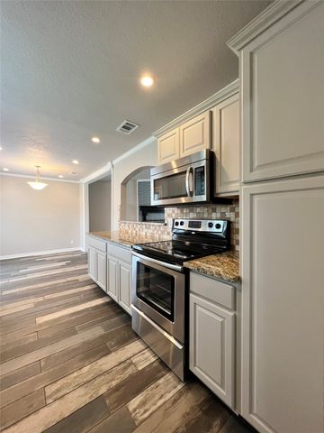 1617 Edge Hill Road, Benbrook, TX 76126