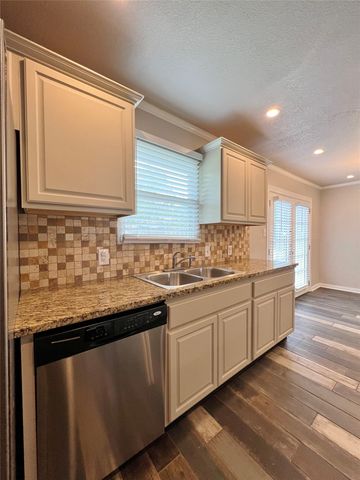 1617 Edge Hill Road, Benbrook, TX 76126