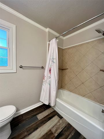 1617 Edge Hill Road, Benbrook, TX 76126