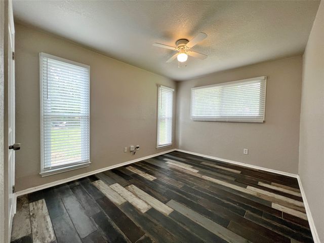 1617 Edge Hill Road, Benbrook, TX 76126