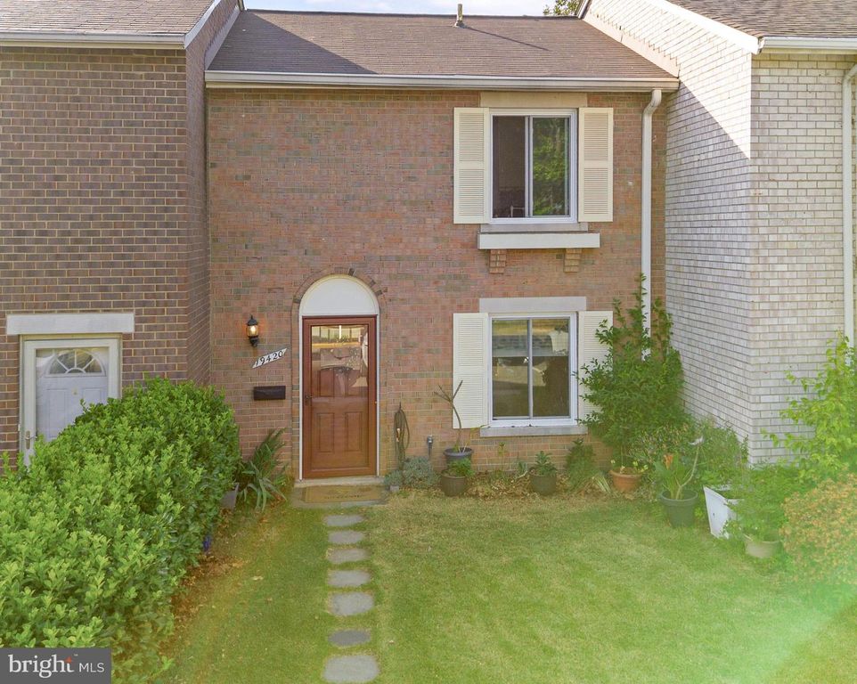 Image 1 of property listing at 19420 THOMAS FARM RD, Gaithersburg, MD 20886