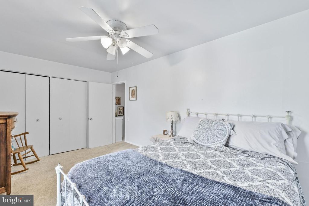 Image 9 of property listing at 19420 THOMAS FARM RD, Gaithersburg, MD 20886