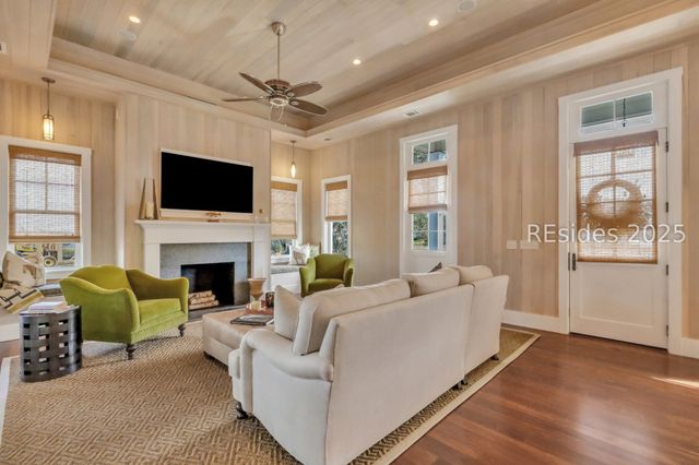 17 Riverview Dr, Richmond Hill, GA 31324