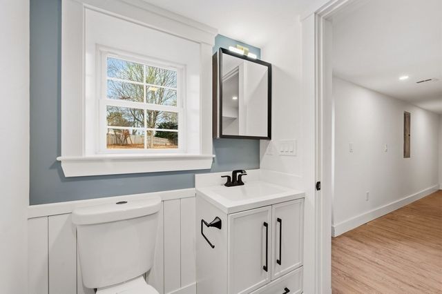 99 Grove St, Reading, MA 01867