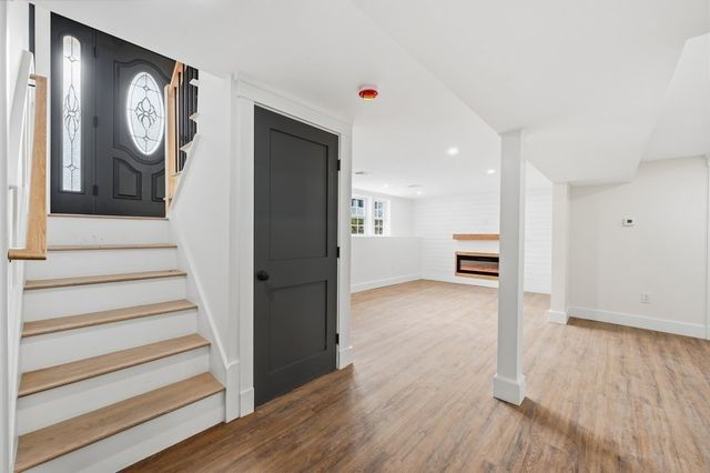 99 Grove St, Reading, MA 01867