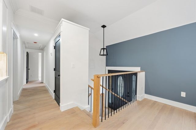 99 Grove St, Reading, MA 01867