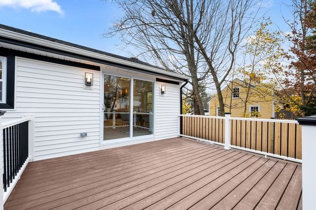 99 Grove St, Reading, MA 01867