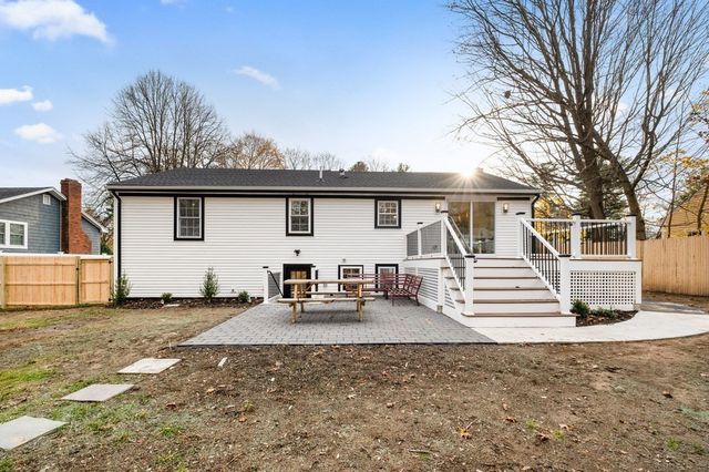 99 Grove St, Reading, MA 01867