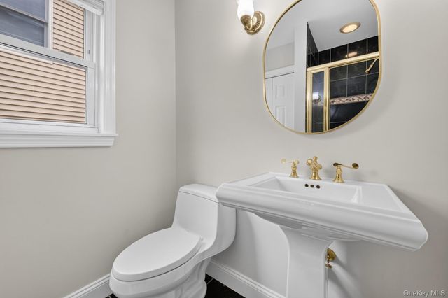 37 Harding Avenue, Valhalla, NY 10595