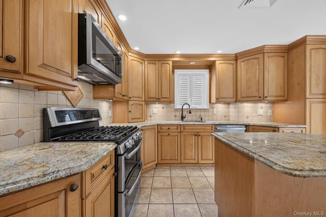 37 Harding Avenue, Valhalla, NY 10595