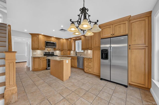 37 Harding Avenue, Valhalla, NY 10595