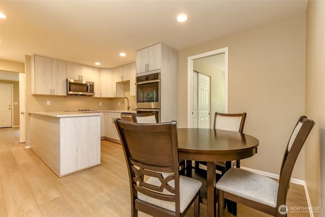 11049 18th Avenue SW, Seattle, WA 98146
