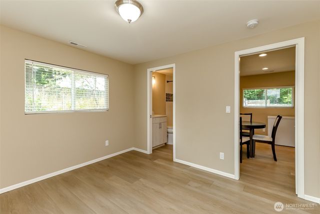 11049 18th Avenue SW, Seattle, WA 98146