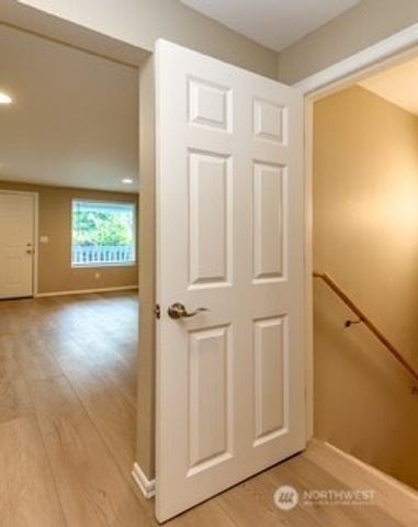 11049 18th Avenue SW, Seattle, WA 98146