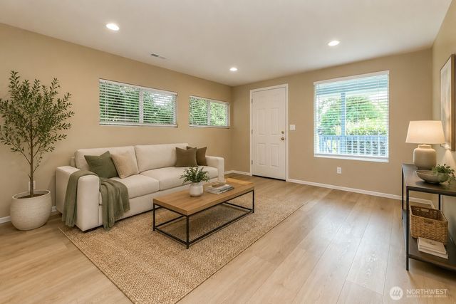 11049 18th Avenue SW, Seattle, WA 98146