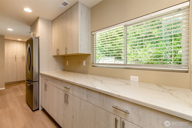 11049 18th Avenue SW, Seattle, WA 98146