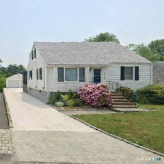 915 South Pine Creek Road, Fairfield, CT 06824