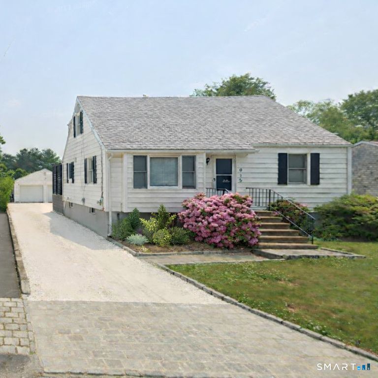 915 South Pine Creek Road, Fairfield, CT 06824