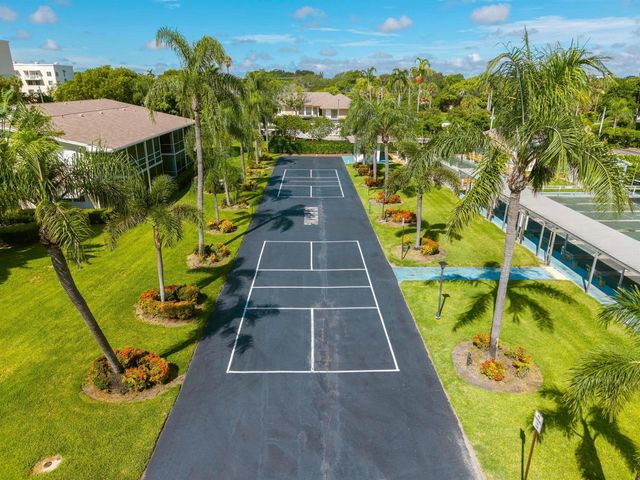 480 Horizons W 207, Boynton Beach, FL 33435