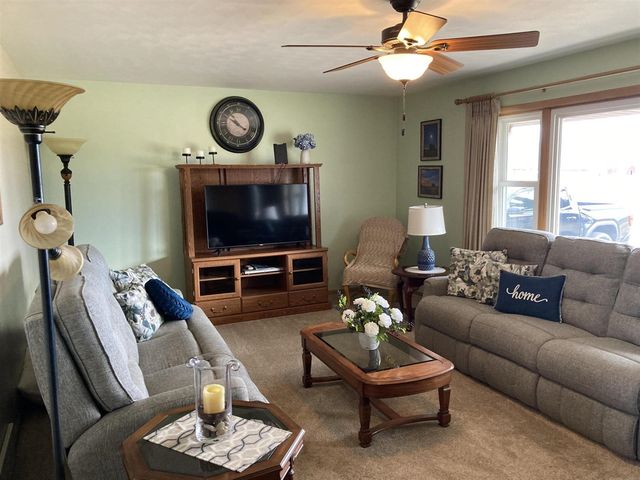 8453 Hanna Lake Avenue, Caledonia, MI 49316