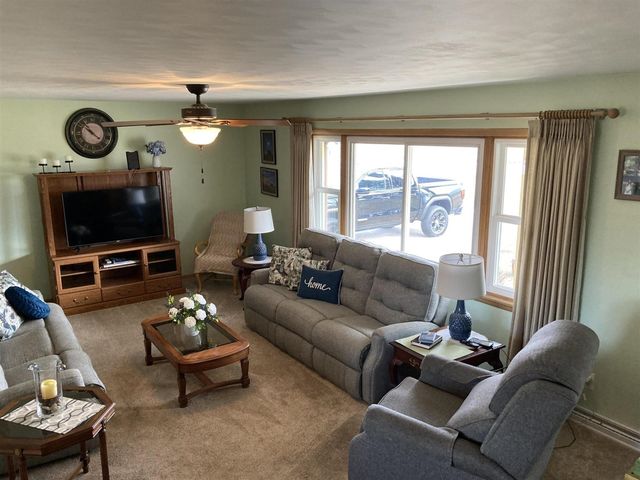 8453 Hanna Lake Avenue, Caledonia, MI 49316