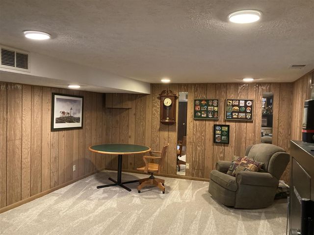 8453 Hanna Lake Avenue, Caledonia, MI 49316