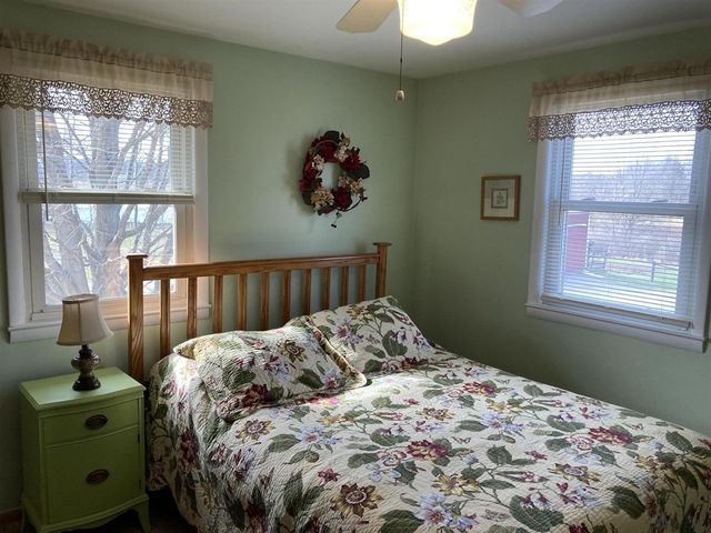 8453 Hanna Lake Avenue, Caledonia, MI 49316