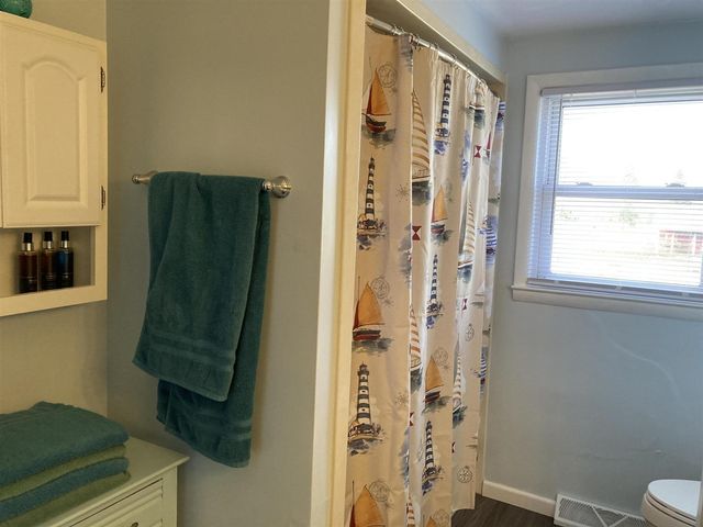 8453 Hanna Lake Avenue, Caledonia, MI 49316