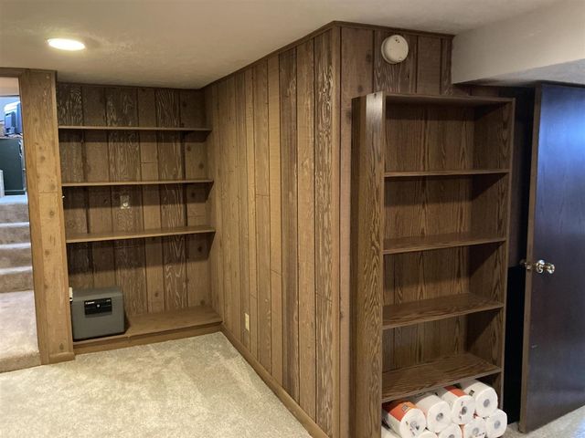 8453 Hanna Lake Avenue, Caledonia, MI 49316