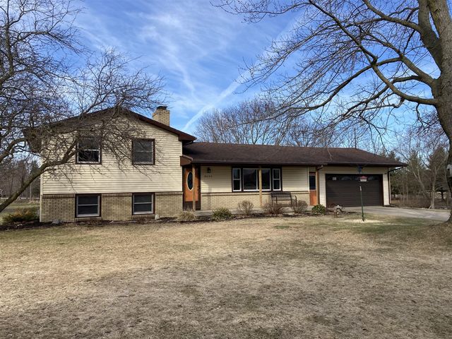 8453 Hanna Lake Avenue, Caledonia, MI 49316