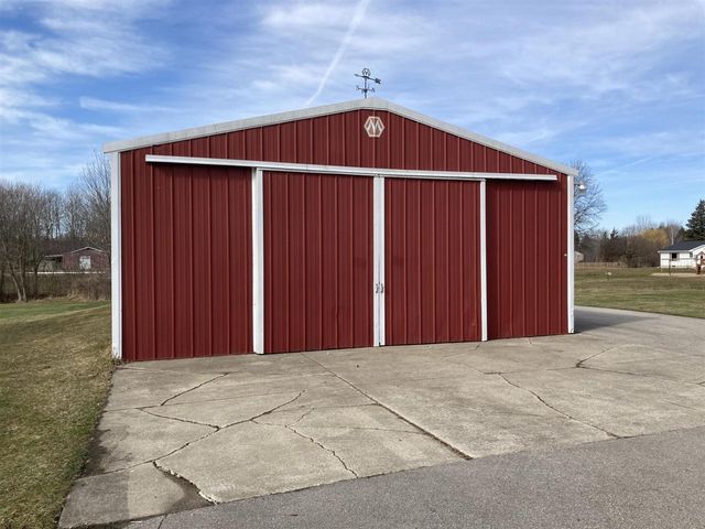 8453 Hanna Lake Avenue, Caledonia, MI 49316