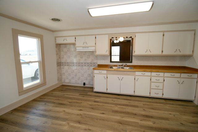 314 E Jackson Street, Marshfield, MO 65706