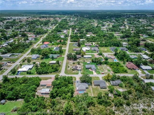 302 Lotus Avenue, Sebring, FL 33872