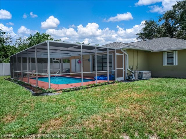 302 Lotus Avenue, Sebring, FL 33872