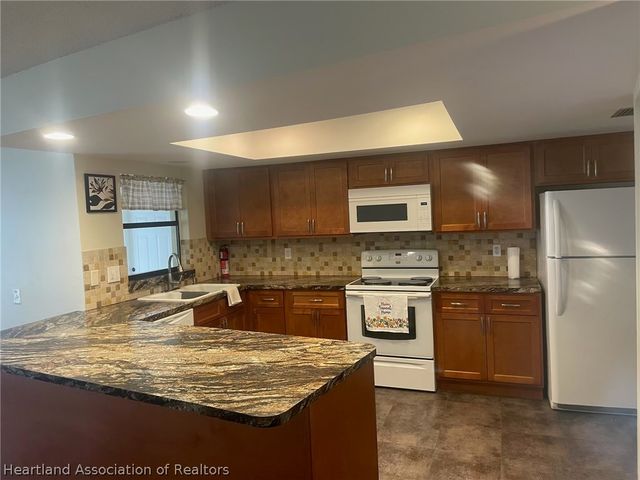 302 Lotus Avenue, Sebring, FL 33872