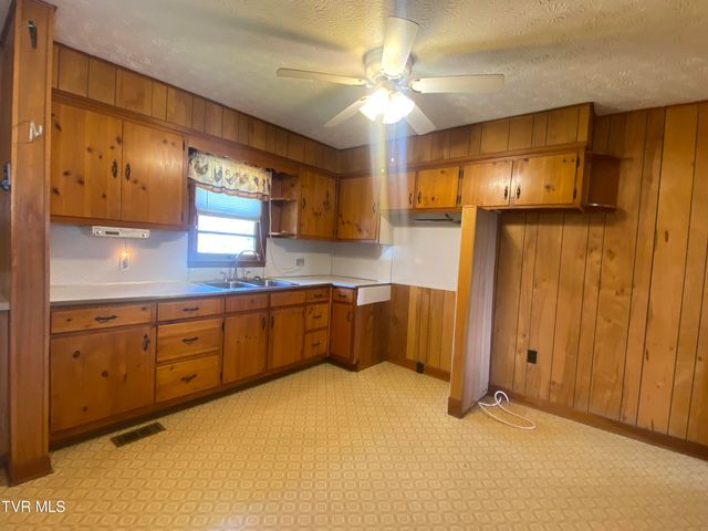 509 Weeks Avenue, Kingsport, TN 37660