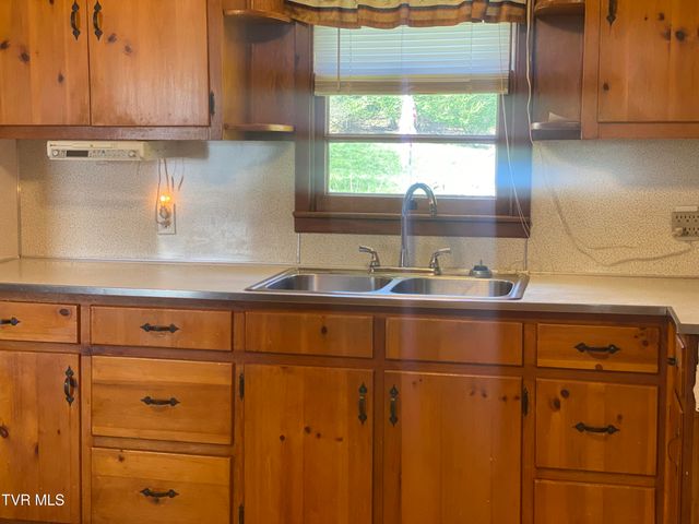 509 Weeks Avenue, Kingsport, TN 37660