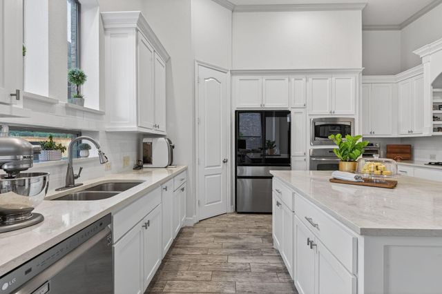 120 E Tupelo Green Circle, Spring, TX 77389