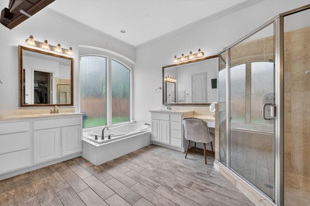120 E Tupelo Green Circle, Spring, TX 77389