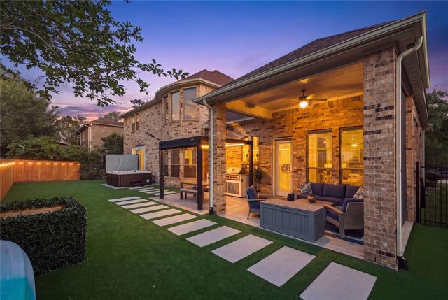 120 E Tupelo Green Circle, Spring, TX 77389