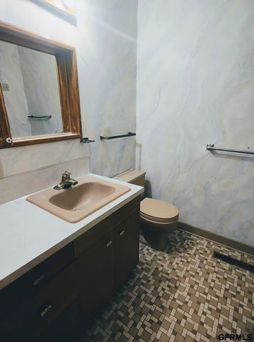 1749 Dixie Trail, Lincoln, NE 68527