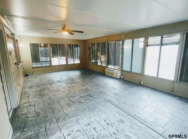 1749 Dixie Trail, Lincoln, NE 68527