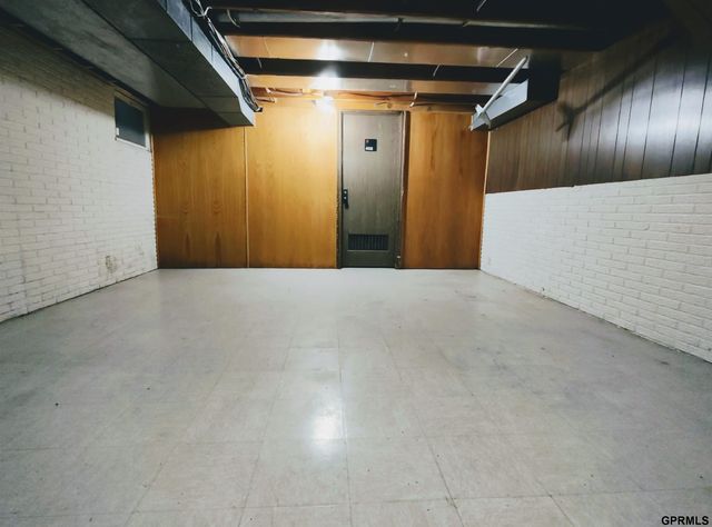 1749 Dixie Trail, Lincoln, NE 68527