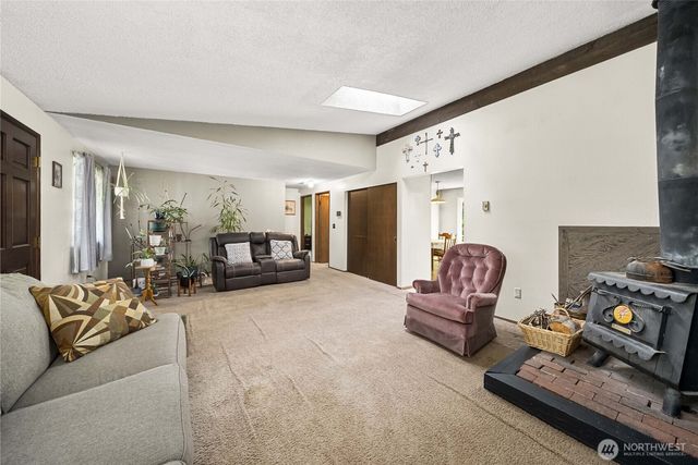 2202 Tacoma Point Drive E, Lake Tapps, WA 98391