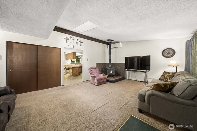 2202 Tacoma Point Drive E, Lake Tapps, WA 98391