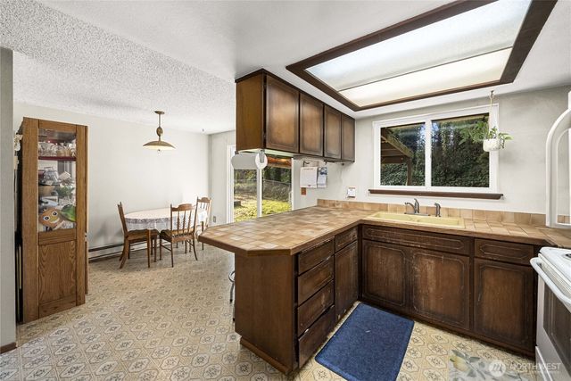 2202 Tacoma Point Drive E, Lake Tapps, WA 98391