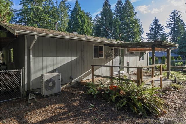 2202 Tacoma Point Drive E, Lake Tapps, WA 98391