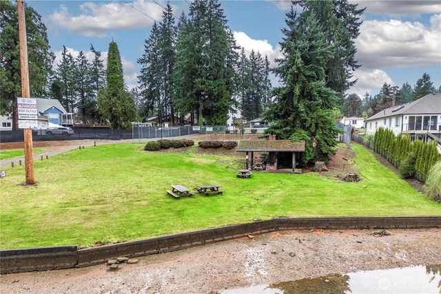 2202 Tacoma Point Drive E, Lake Tapps, WA 98391