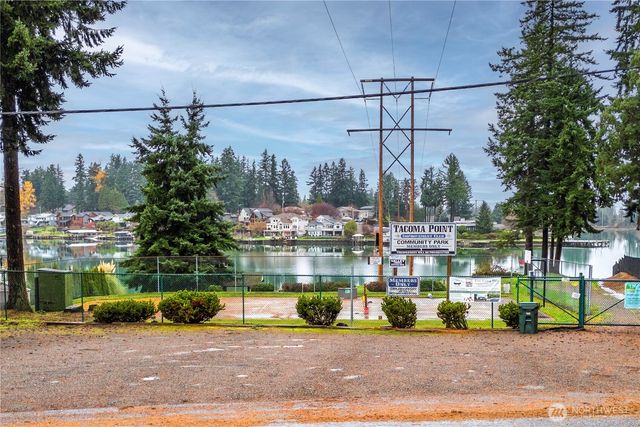 2202 Tacoma Point Drive E, Lake Tapps, WA 98391